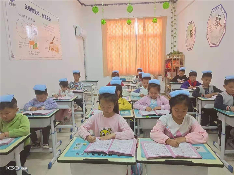 學員的坐姿矯正